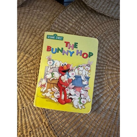 The Bunny Hop (Sesame Street): An Easter Board Book for Babies and ToddlersBook - Picture 2 of 11